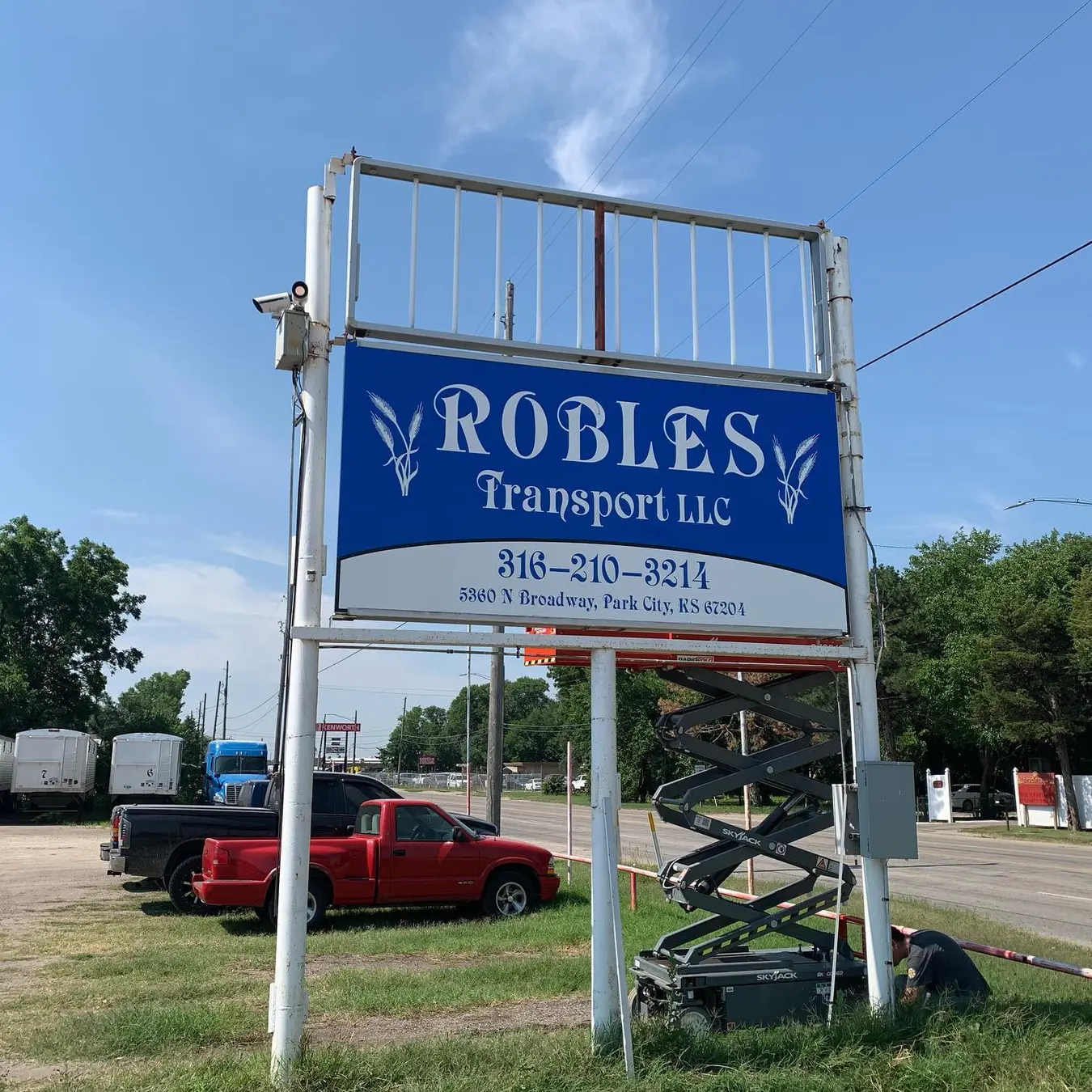 Completed freestanding commercial sign produced by Endura